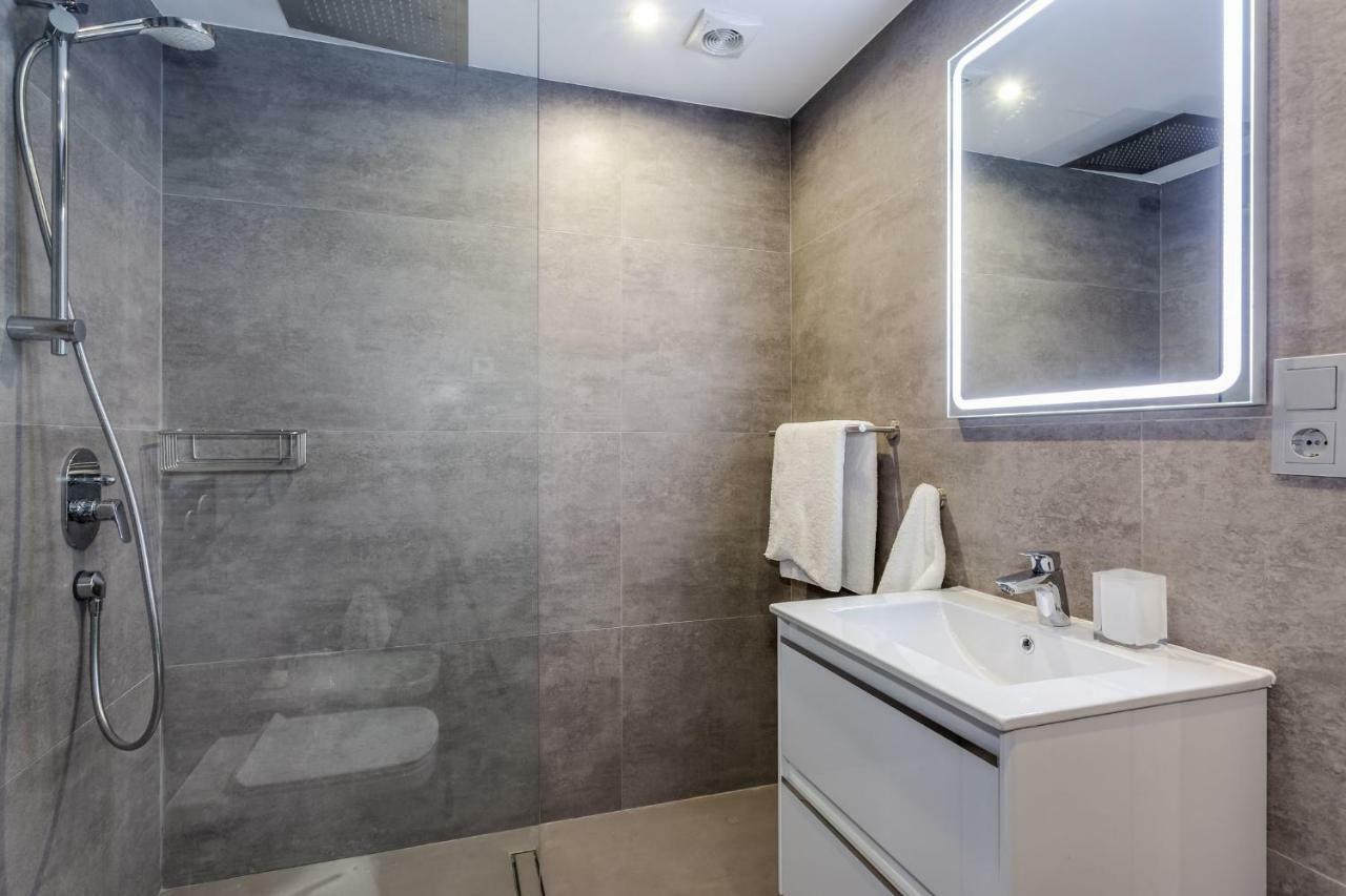 By Riva - Luxurious, Exclusive 2 Bedroom Apt Inside Puerto Banus Marbella Exterior photo